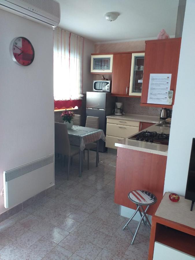 Lori Apartment Pula Exterior foto
